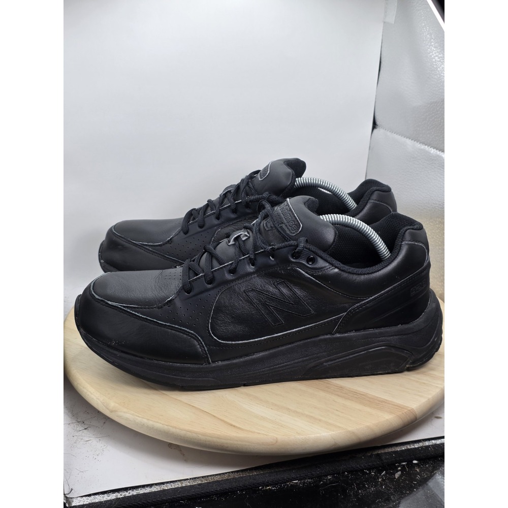 Mens Size 11 - New Balance 928 Walking Shoes 2E Leather Lace-Up Black.  WIDE